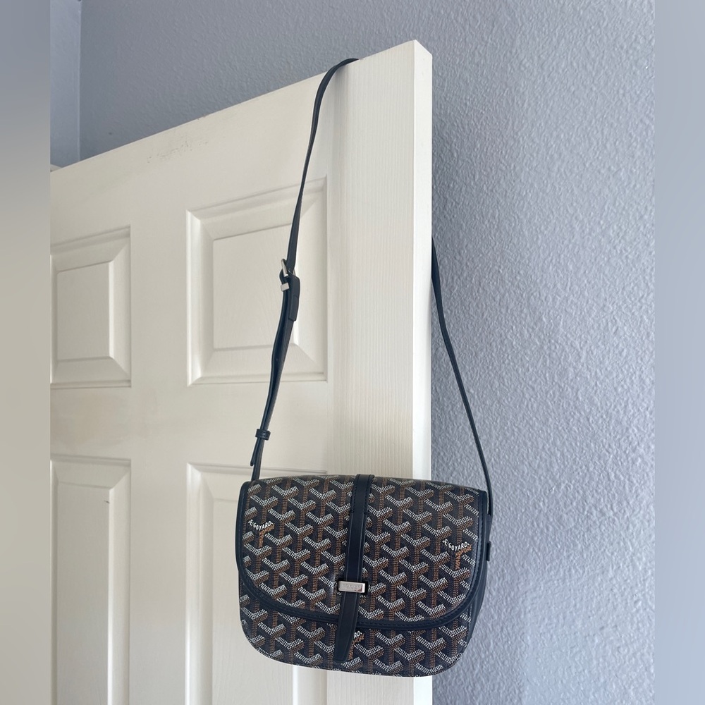 Crossbody bag like new